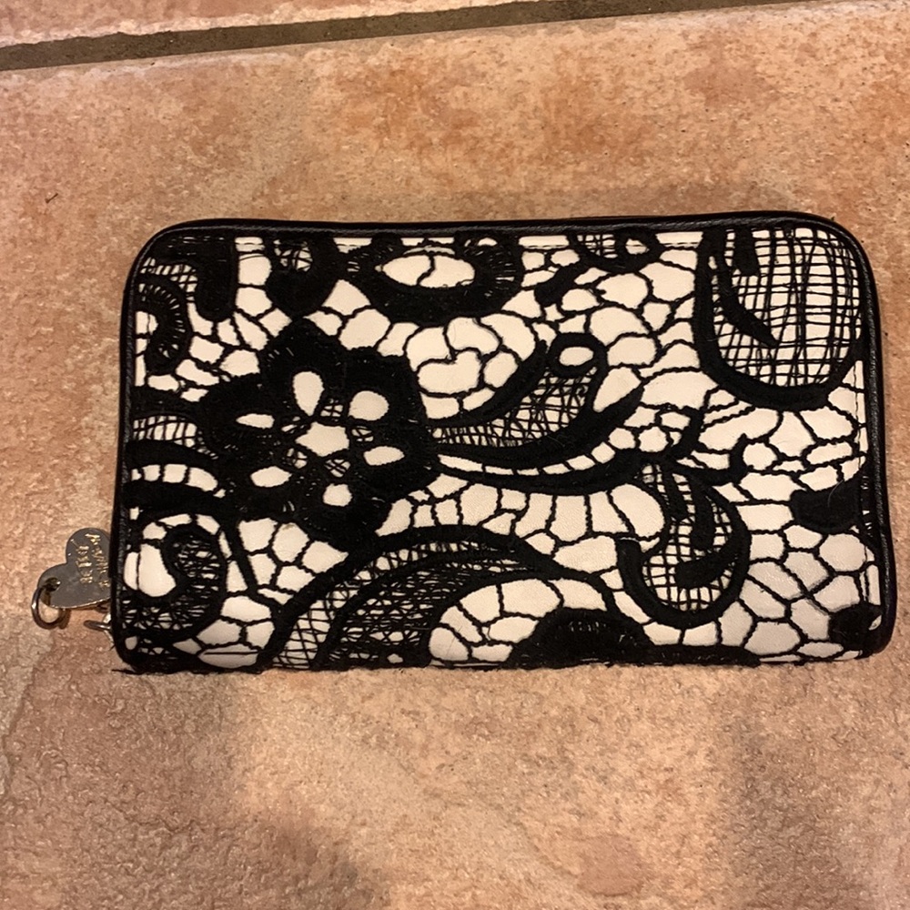 Betsey Johnson Black and White Lace Pattern Zip Wallet